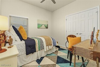 918 NE 13th Pl in Cape Coral, FL - Foto de edificio - Building Photo
