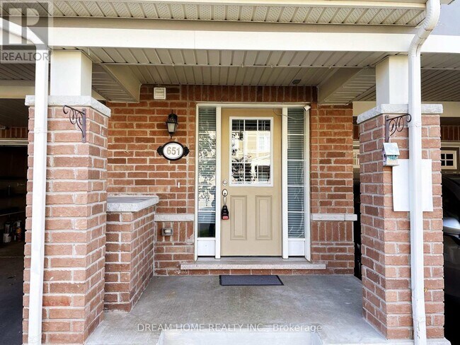 651 Laking Terrace in Milton, ON - Building Photo - Building Photo