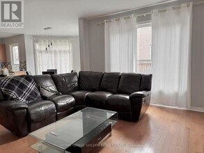 196 Ivy Jay Crescent in Aurora, ON - Building Photo - Building Photo