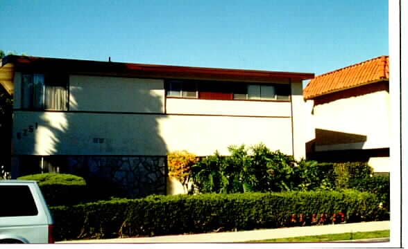 6251 Milton Ave in Whittier, CA - Building Photo