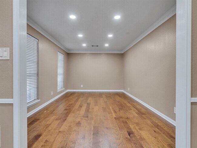 6702 Moccasin Bend Dr