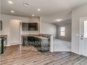 9720 High Noon Rd in Yukon, OK - Building Photo - Building Photo