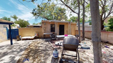 309 Girard Blvd in Albuquerque, NM - Building Photo - Building Photo