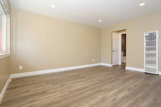 Station 401 @ Poplar in San Mateo, CA - Building Photo - Interior Photo