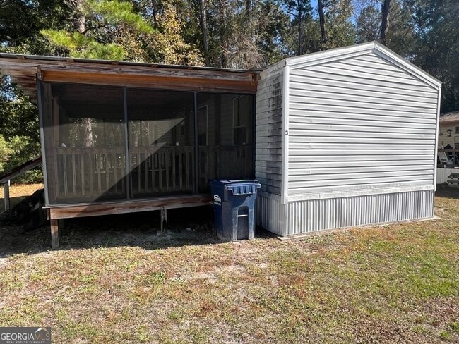 property at 727 W 3rd St