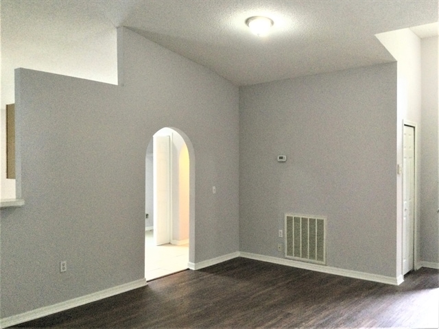 1615 Alhambra Crest Dr in Ruskin, FL - Building Photo - Building Photo