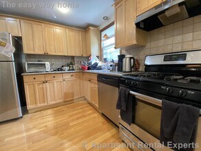 24 Saville St, Unit 2 in Cambridge, MA - Foto de edificio - Building Photo