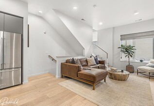 1724 Irving St in Denver, CO - Building Photo - Building Photo