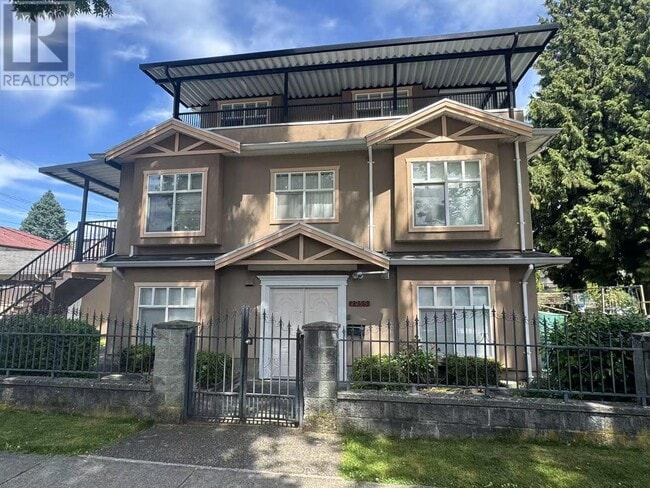 property at 2255 E 30th Ave