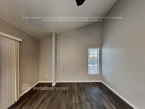 15111 Roundup Dr in Tampa, FL - Foto de edificio - Building Photo