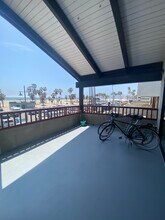 313 Ocean Front Walk, Unit 4 in Venice, CA - Building Photo - Building Photo