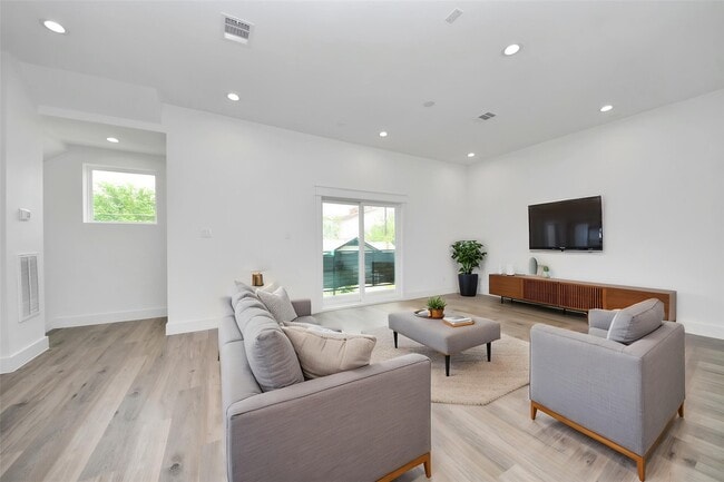 4608 Coke St in Houston, TX - Building Photo - Building Photo