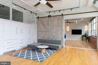 2200-28 Arch St in Philadelphia, PA - Building Photo - Building Photo