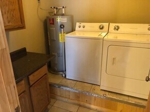 5804 Couch Dr in Nashville, TN - Building Photo - Building Photo