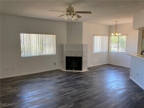 900 Heavenly Hill Ct in Las Vegas, NV - Building Photo - Building Photo