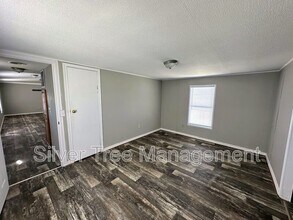 266 Lark Meadow Dr in Bridgeport, TX - Building Photo - Building Photo