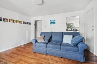 64 Parson Rd in Clifton, NJ - Building Photo - Building Photo