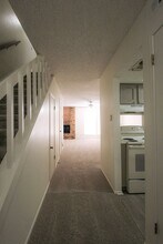 1327 Julienne Pl in San Antonio, TX - Foto de edificio - Building Photo