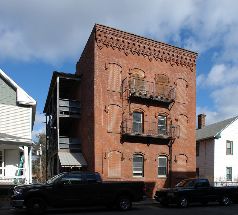 53 Elm St in Holyoke, MA - Foto de edificio