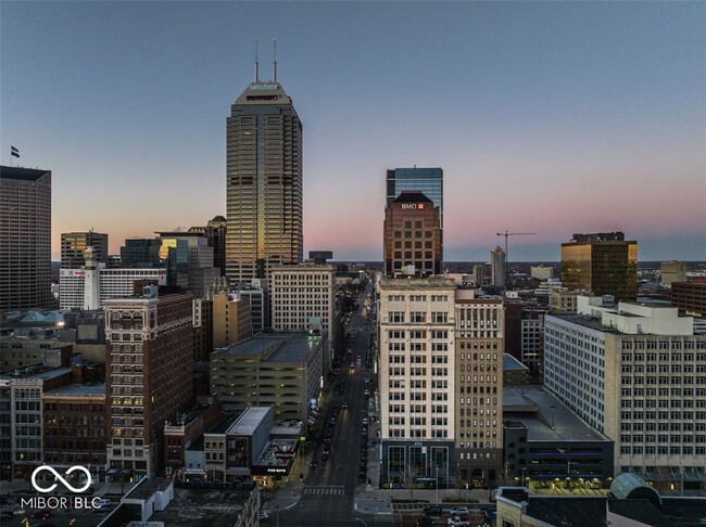 110 E Washington St in Indianapolis, IN - Foto de edificio - Building Photo