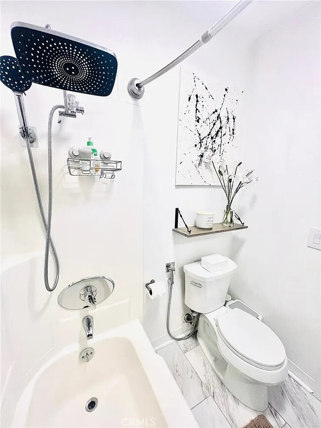 23515 Lyons Ave, Unit 232 in Santa Clarita, CA - Building Photo - Building Photo