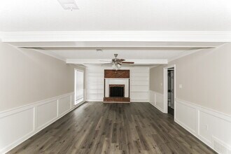 4924 W Hedgewall Cir in Memphis, TN - Building Photo - Building Photo