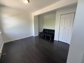 78 Geneva St in St Catharines, ON - Building Photo - Building Photo