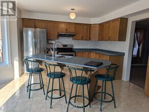 5533 Loonlake Ave in Mississauga, ON - Building Photo - Building Photo