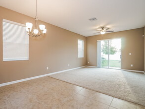 1135 Lauren Manor Loop in Ruskin, FL - Building Photo - Building Photo