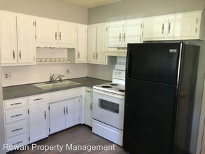 206 S Sugar Creek Blvd in Sugar Creek, MO - Building Photo - Building Photo