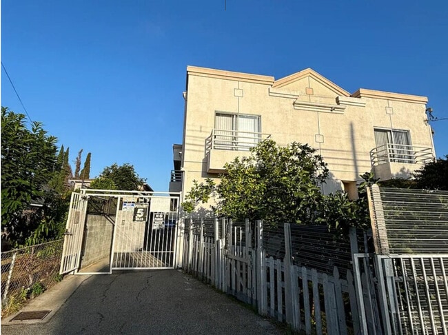 1133 N Ardmore Ave in Los Angeles, CA - Building Photo - Building Photo