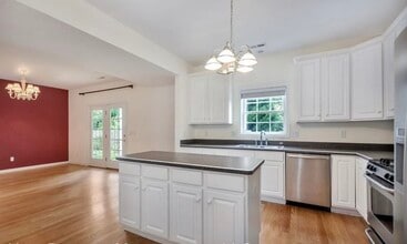 148 Burnet St in Charlottesville, VA - Building Photo - Building Photo