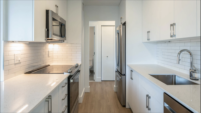 4 Longfellow Pl, Unit 2303