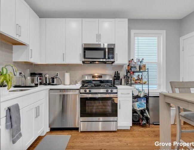 70 Harvest St, Unit 1 in Boston, MA - Building Photo - Building Photo