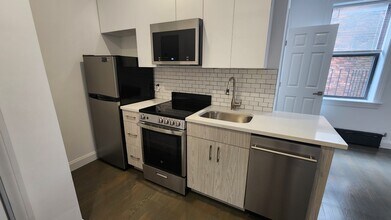 52 Queensberry St, Unit 11Q-29 in Boston, MA - Building Photo - Building Photo