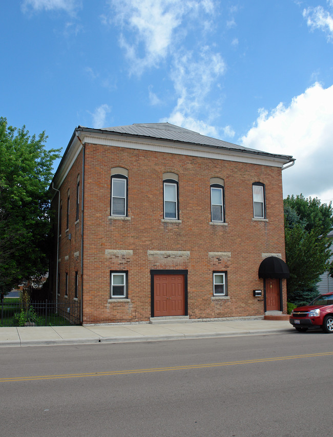 45 E Walnut St in Farmersville, OH - Foto de edificio - Building Photo