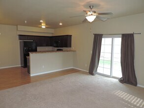 425 Cambria Dr in North Liberty, IA - Building Photo - Building Photo