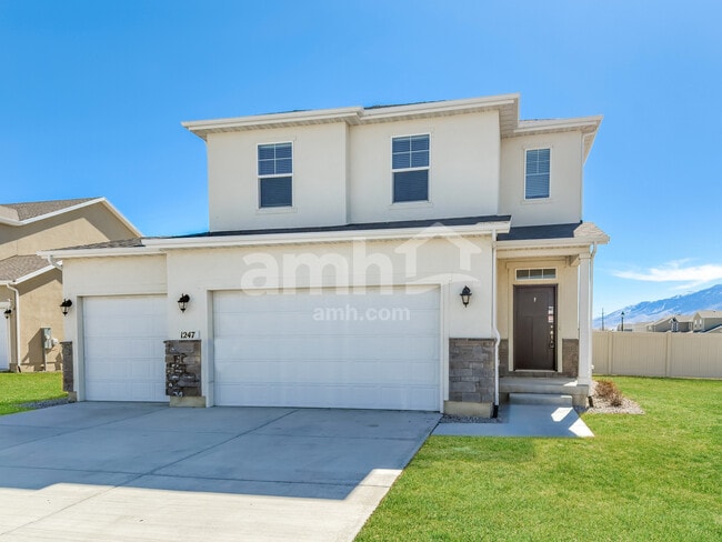 property at 1247 E Meadow Ranch Ln