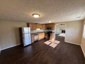 9688 Leitchfield Rd in Cecilia, KY - Building Photo - Building Photo