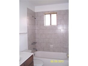 406 Dubarry St in Chalmette, LA - Foto de edificio - Building Photo