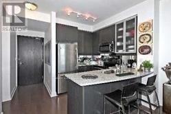 18-2918 Yorkville Ave in Toronto, ON - Building Photo - Building Photo