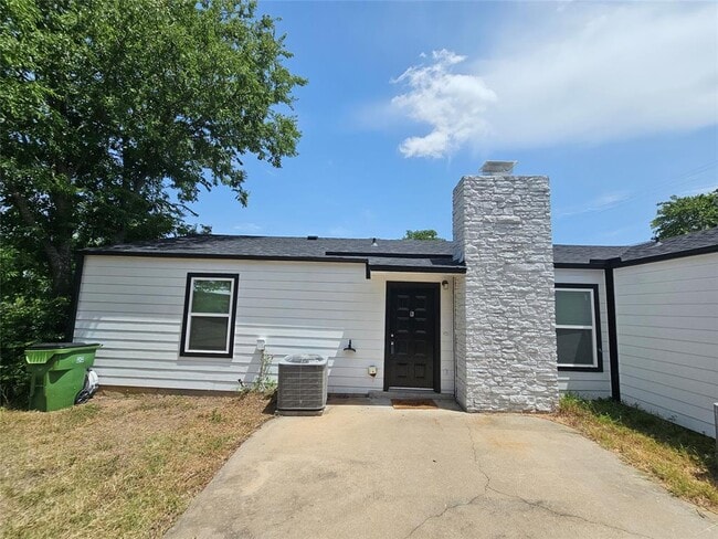 property at 1008 Cushing Dr