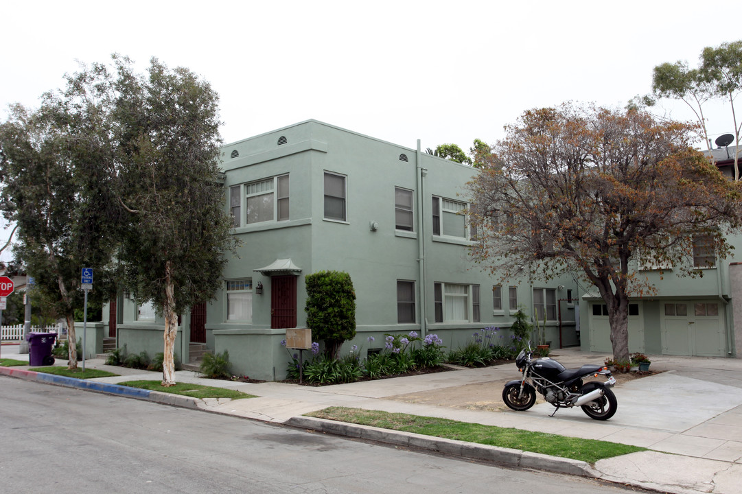 1940 E Florida St in Long Beach, CA - Building Photo