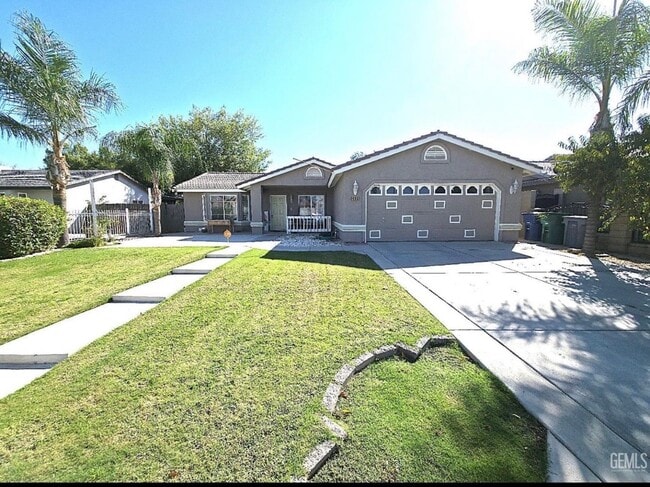 property at 406 Calle De La Vina