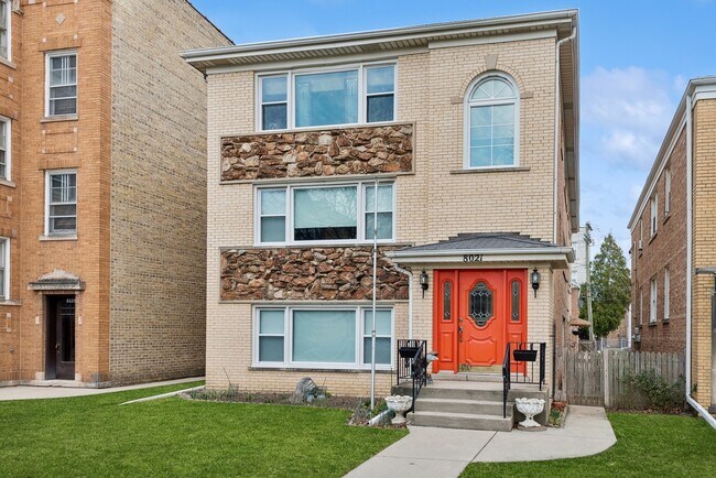 8021 Knox Ave-Unit -3 in Skokie, IL - Foto de edificio - Building Photo