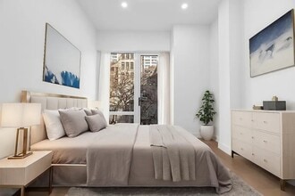 18 E 13th St in New York, NY - Building Photo - Building Photo