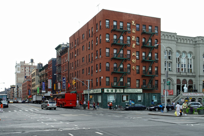 123 E Broadway in New York, NY - Building Photo - Building Photo