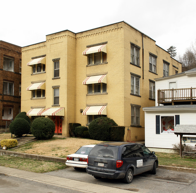 543 Main St in Logan, WV - Building Photo - Building Photo