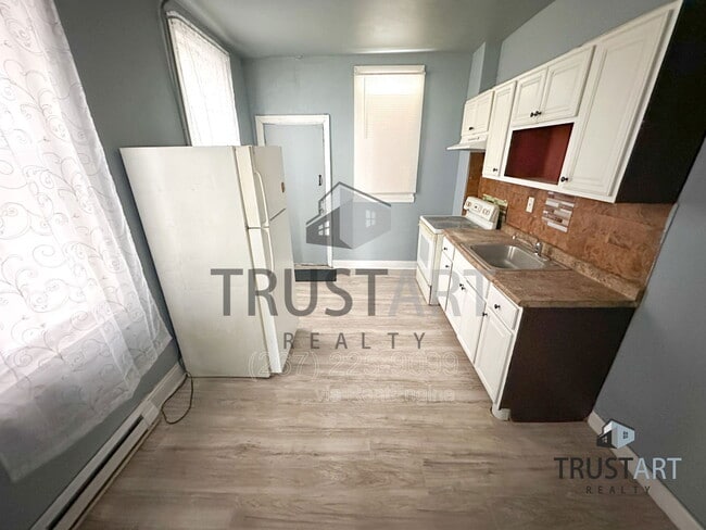 property at 3115 Custer St