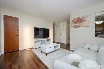 4112 Birchwood Ct in North Brunswick, NJ - Building Photo - Building Photo